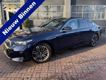 BMW 5 Serie 520i M-Sport | Panoramadak | Stoelvent. | Harman beschikbaar voor biedingen