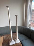 Set van 2 witte houten kandelaars, Gebruikt, Wit, Ophalen of Verzenden, 75 cm of meer