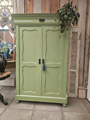
 Biedermeier Meidenkast – Kleur Olive Branch 
 beschikbaar voor biedingen