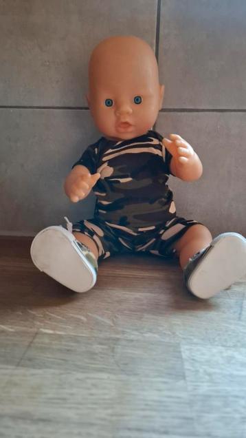 Baby Born met soldatenpakje beschikbaar voor biedingen
