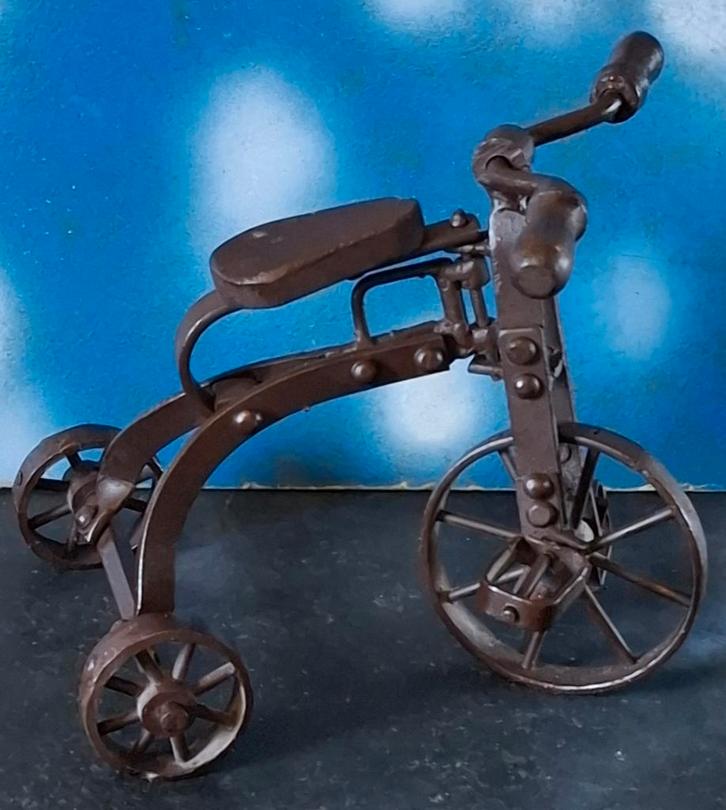 Driewieler.  Metaal.  Miniatuur.  Metaal. 16 cm. Groot., Verzamelen, Overige Verzamelen, Zo goed als nieuw, Ophalen
