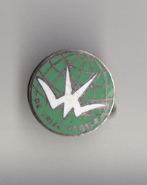 De Vrije Wereld emaille broche Koude oorlog, Verzamelen, Speldjes, Pins en Buttons, Gebruikt, Speldje of Pin, Overige onderwerpen