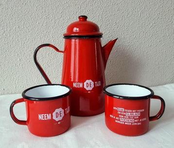 Douwe Egberts Emaille Koffiekan + 4 Mokken beschikbaar voor biedingen