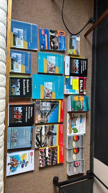 Schoolboeken havo, Bouwkunde, Vastgoed & makelaardij beschikbaar voor biedingen