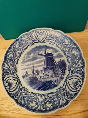 Prachtig Delftsblauw wandbord met afbeelding van een molen beschikbaar voor biedingen