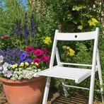 Te huur witte houten klapstoelen / ceremoniestoelen, Ophalen of Verzenden, Geboorte of Huwelijk