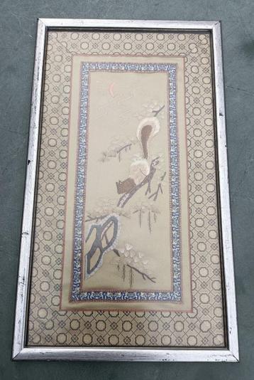 Geborduurd zijde? schilderij eekhoorn achter glas 45 x 26,5 beschikbaar voor biedingen