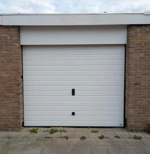 2x Garagebox te Huur in Spijkenisse Nissewaard, Auto diversen, Autostallingen en Garages