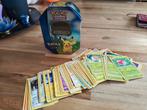 Pokemon blik + kaarten 70 stuk, Ophalen of Verzenden