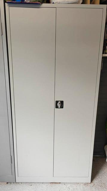 Stalen kast met slot (2 sleutels) 2# beschikbaar voor biedingen