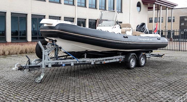 Capelli Tempest 700 2020 complete set/240 uur/perfect, Watersport en Boten, Rubberboten, Zo goed als nieuw, Overige merken, Overige materialen