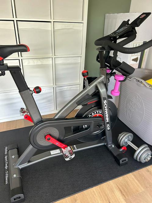 Schwinn Ic8 spinningfiets, Sport en Fitness, Fitnessapparatuur, Zo goed als nieuw, Spinningfiets, Metaal, Ophalen