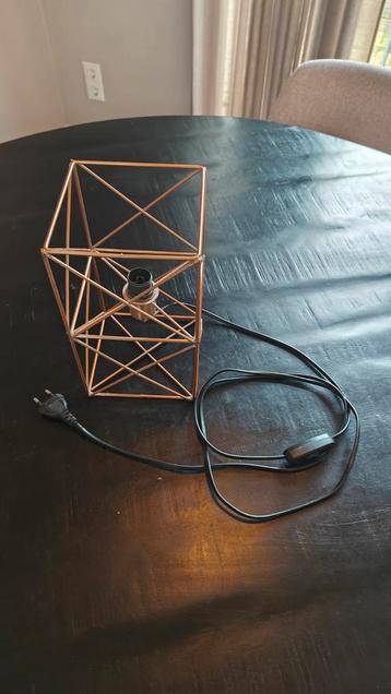 Koperkleurige Tafellamp E14 Fitting beschikbaar voor biedingen