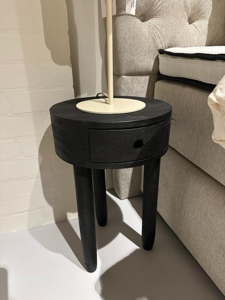 Nachtkastje Round, Huis en Inrichting, Slaapkamer | Nachtkastjes, Nieuw, 55 tot 70 cm, Minder dan 45 cm, Hout, Ophalen