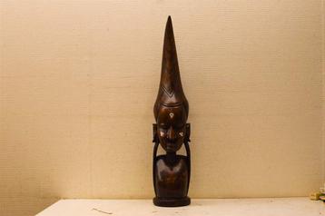 Houten Beeld van een vrouwenhoofd 48472 beschikbaar voor biedingen