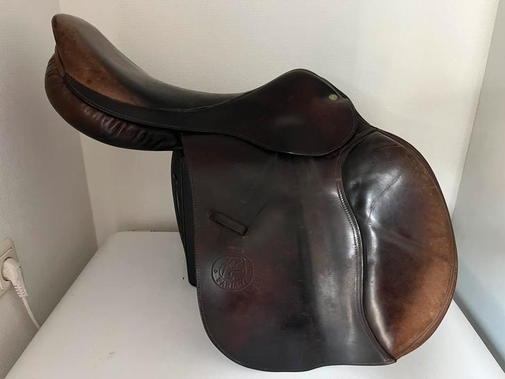 Pariani springzadel 18inch Kieffer dressuurzadel 18 inch, Dieren en Toebehoren, Paarden en Pony's | Zadels, Gebruikt, Dressuur