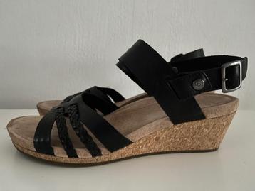 UGG Sandalen maat 39