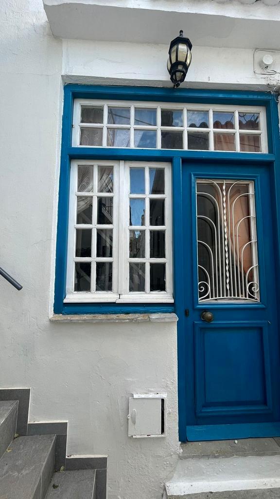 Traditionele stadswoning  met dakterras in Skiathos town., Vakantie, Vakantiehuizen | Griekenland