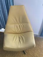 Gele leren fauteuil draaibaar, Huis en Inrichting, Fauteuils, Ophalen of Verzenden, Zo goed als nieuw, 75 tot 100 cm, 50 tot 75 cm