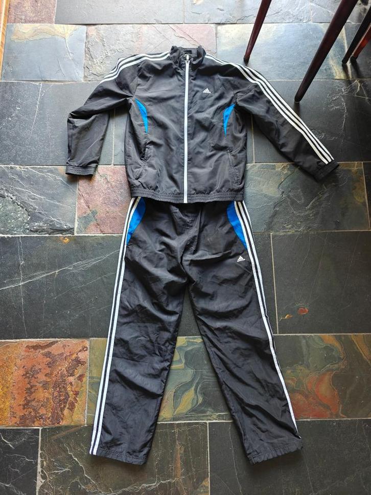 Adidas Trainingspak Zwart/Blauw Maat M, Kleding | Heren, Sportkleding, Zo goed als nieuw, Algemeen, Maat 48/50 (M), Zwart, Ophalen