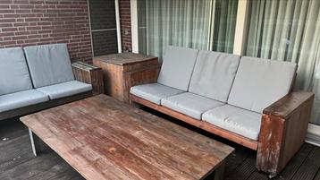 Steigerhouten laucheset met tafel, kussens en opbergkist. beschikbaar voor biedingen
