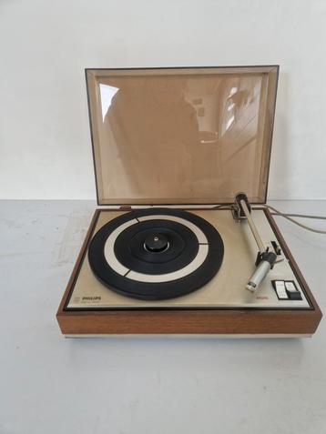 Philips platen spelers type 205 beschikbaar voor biedingen
