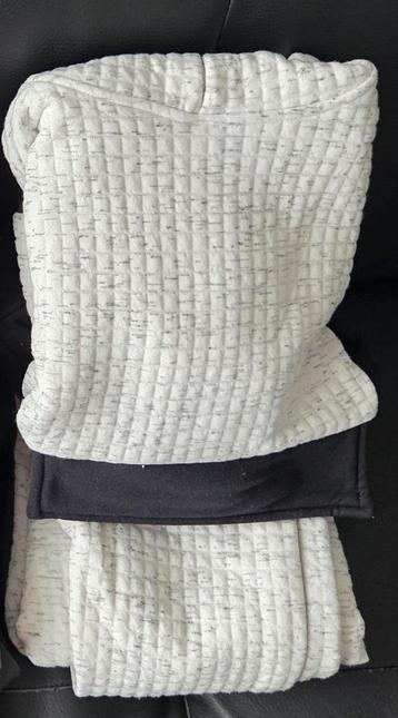 Set Trui en bijpassende broek maat 146 / 152  beschikbaar voor biedingen