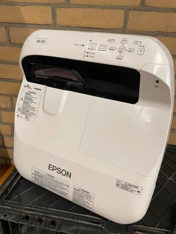 Epson EB-570 beamers te koop, eventueel met beugel en meer.