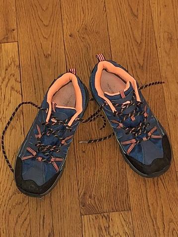 Wandelschoenen maat 38 beschikbaar voor biedingen