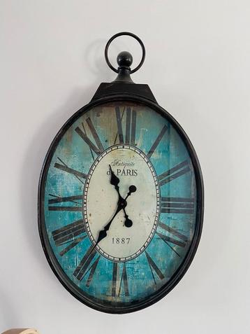 Wandklock  beschikbaar voor biedingen