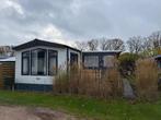 Chalet met houten veranda overkapping, 2 slaapkamers, Tv, Recreatiepark, Gelderland en Veluwe