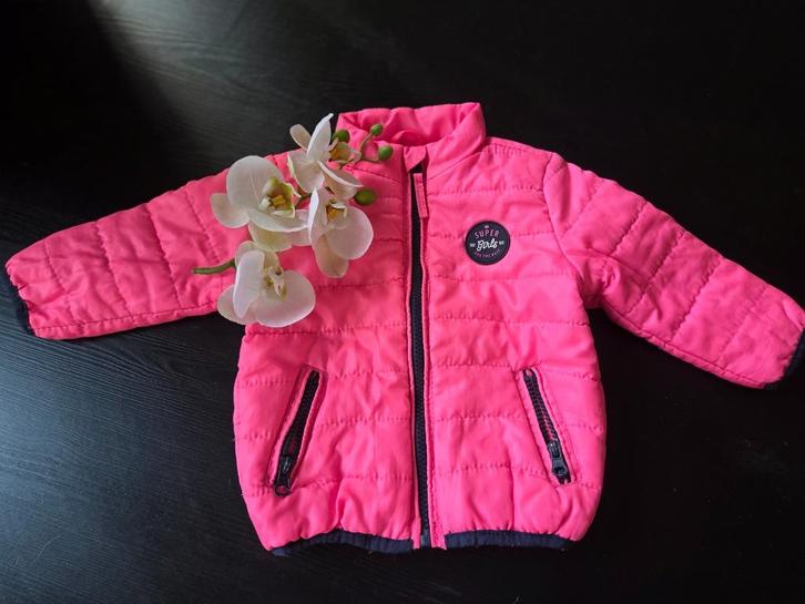 Roze tussenjasje, Kinderen en Baby's, Babykleding | Maat 74, Zo goed als nieuw, Meisje, Jasje, Ophalen of Verzenden