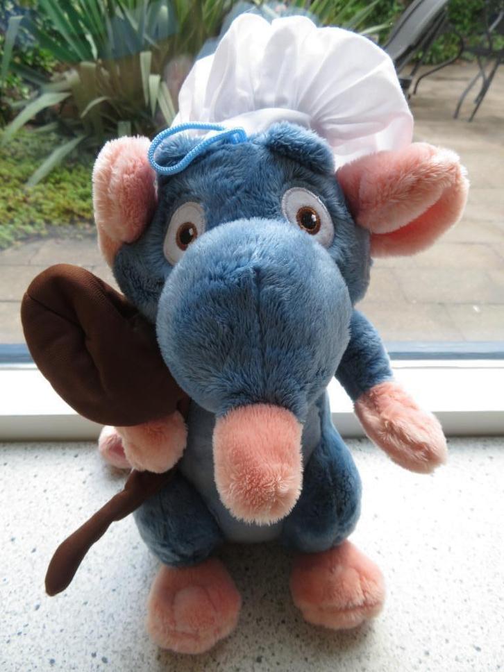 Rat Remy met koksmuts en zachte pollepel, Kinderen en Baby's, Speelgoed | Knuffels en Pluche, Zo goed als nieuw, Overige typen