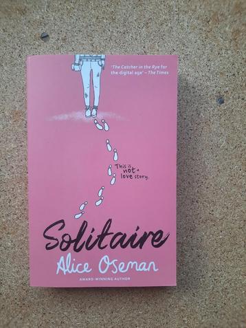 Alice Oseman - Solitaire beschikbaar voor biedingen