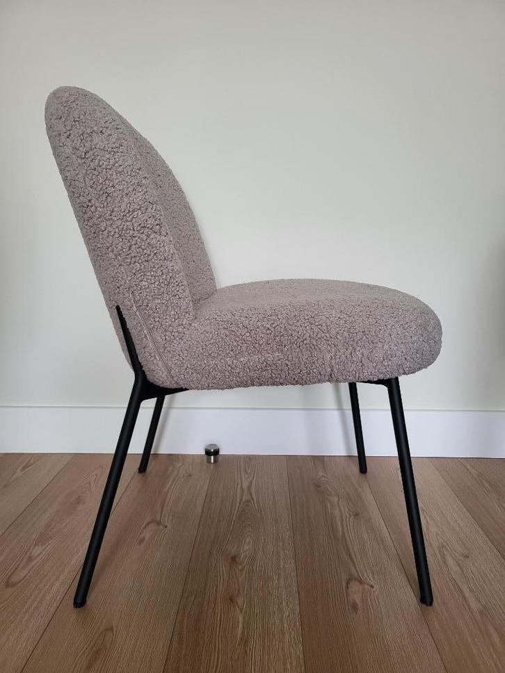 KARWEI eetkamerstoel Babs bouclé zand / beige, Huis en Inrichting, Stoelen, Nieuw, Eén, Hout, Metaal, Stof, Overige kleuren, Ophalen