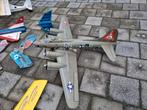 Vintage B-17 Flying Fortress Modelvliegtuig en een F15/F18., Hobby en Vrije tijd, Modelbouw | Vliegtuigen en Helikopters, Overige merken
