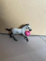 schleich HORSE CLUB veulen met speelbal 42534, Ophalen of Verzenden, Zo goed als nieuw