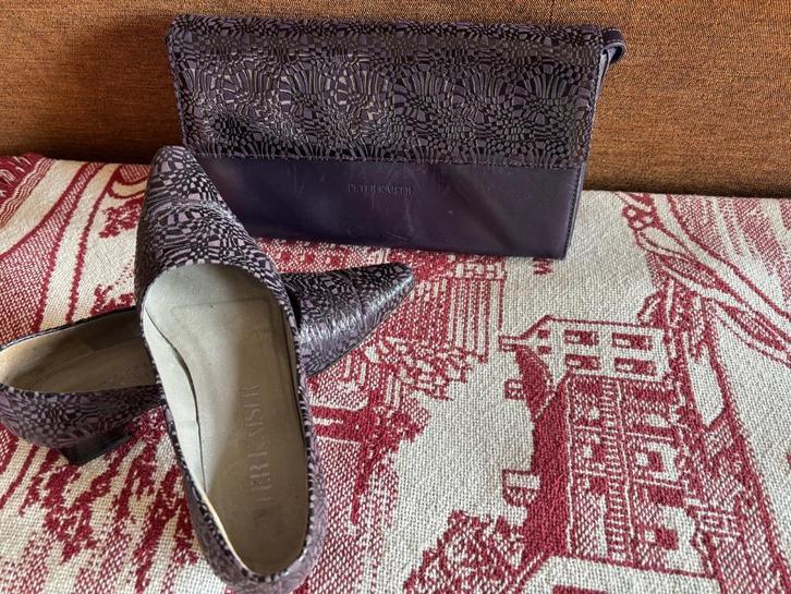 Vintage pumps Peter Kaiser paars maat 36 met tas, Kleding | Dames, Schoenen, Gedragen, Pumps, Overige kleuren, Ophalen of Verzenden