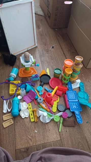 Playdoh accessoires  beschikbaar voor biedingen