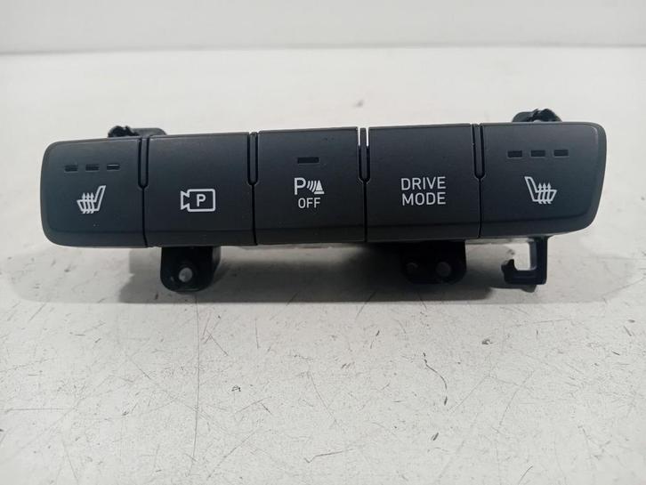 Stoelverwarming schakelaar Hyundai Bayon, Auto-onderdelen, Dashboard en Schakelaars, Hyundai, Gebruikt, Herkomst onderdeel bekend