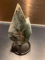 Labradoriet op Standaard, Ophalen, Mineraal