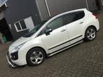 Peugeot 3008 Sidebars met rvs traanplaat