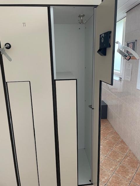 14 Trespa Lockers met 50 cent inworp, Huis en Inrichting, Kasten | Lockerkasten, Gebruikt, Ophalen