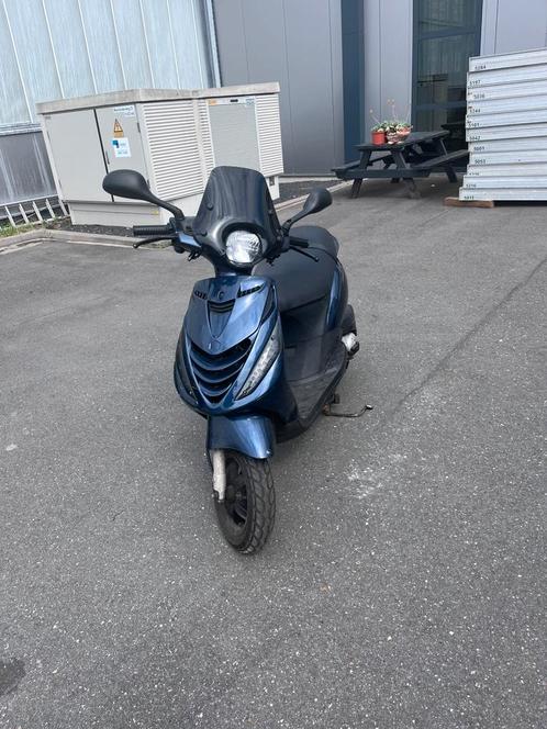 Piaggio zip 80cc, Fietsen en Brommers, Scooters | Piaggio, Zo goed als nieuw, Zip, Ophalen of Verzenden