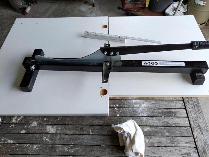 laminaatsnijder, Doe-het-zelf en Verbouw, Vloerdelen en Plavuizen, Gebruikt, Laminaat, Hout, 50 tot 150 cm, 10 tot 30 cm, 10 m² of meer