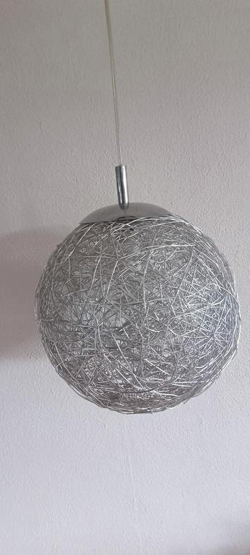 Hanglamp met schaduw effect beschikbaar voor biedingen