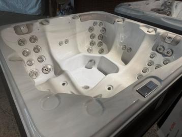 Passion Spa Relax 5 persoons 2 ligplaatsen beschikbaar voor biedingen