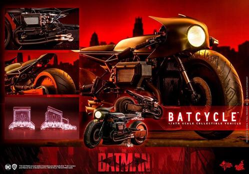 Hot Toys The Batman Batcycle MMS642, Verzamelen, Film en Tv, Nieuw, Film, Beeldje, Replica of Model, Ophalen of Verzenden