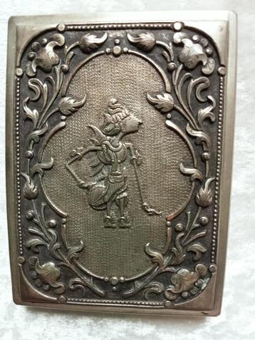 Mooie Zware Zilveren Djokja Sigarettenkoker - Wajang pop beschikbaar voor biedingen