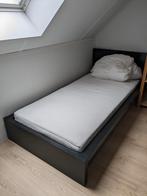 Eenpersoons bed bruin Ikea malm, Huis en Inrichting, Slaapkamer | Bedden, Gebruikt, Ophalen